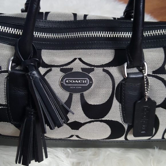 Like new Coach bag - Picture 2 of 6